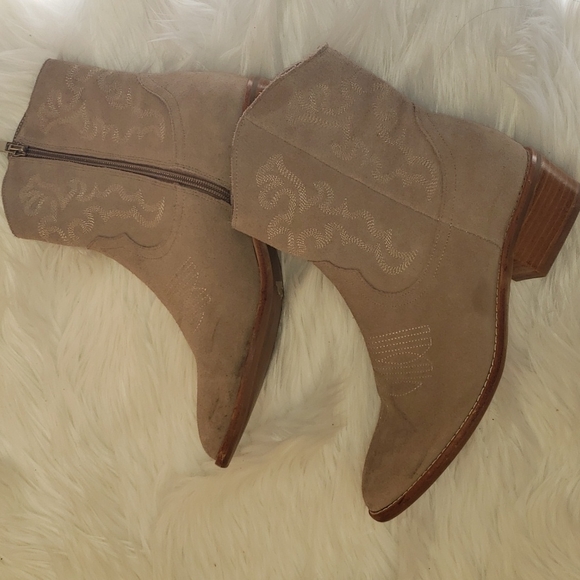 Anthropologie Silent D Women's Suede Zofie Western Boots Taupe - Picture 7 of 11